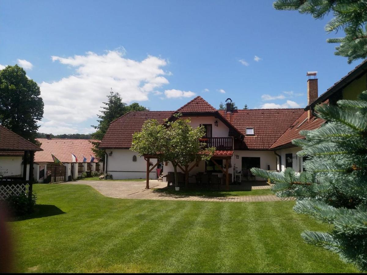 Camping & Guest House Pliskovice Mirovice المظهر الخارجي الصورة